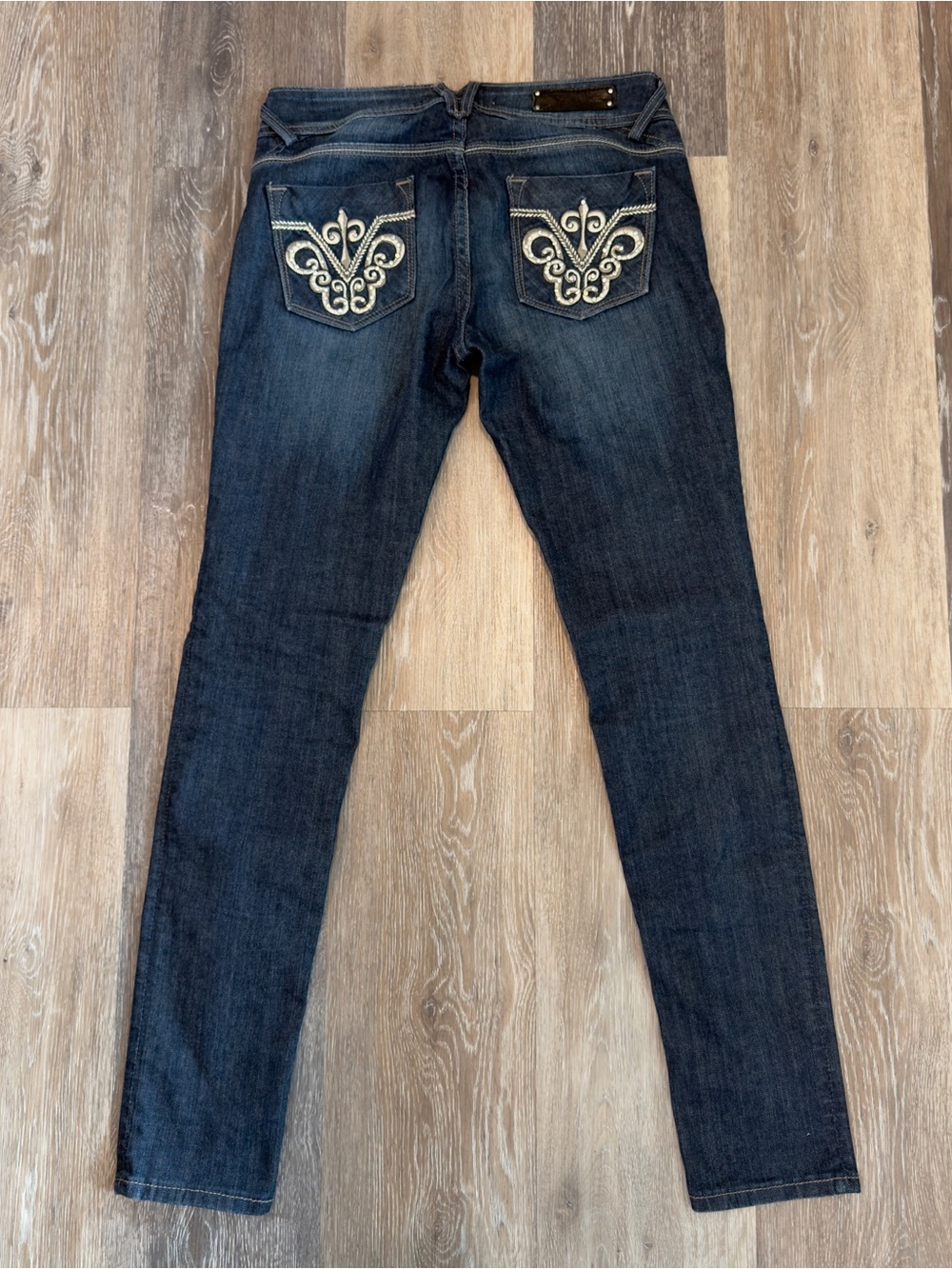 VIGOSS Skinny Jeans Embroidered Rhinestone Pockets